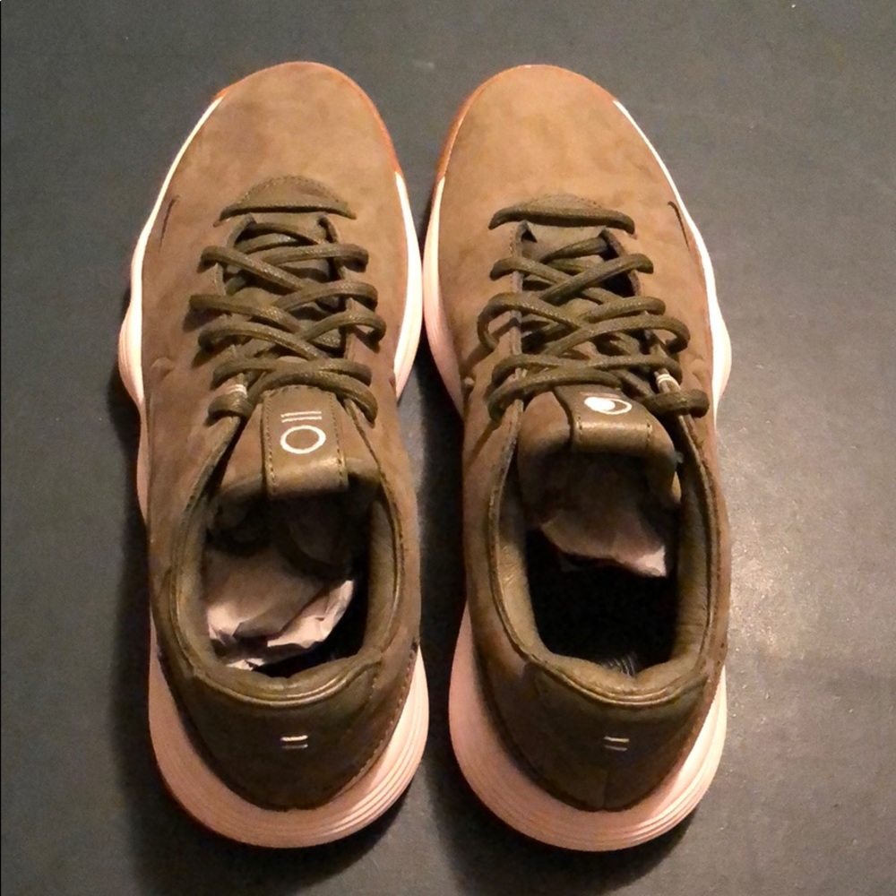 (Sold) Nike Hyperdunk 2017 Low Olive Gum - Picture 7 of 7